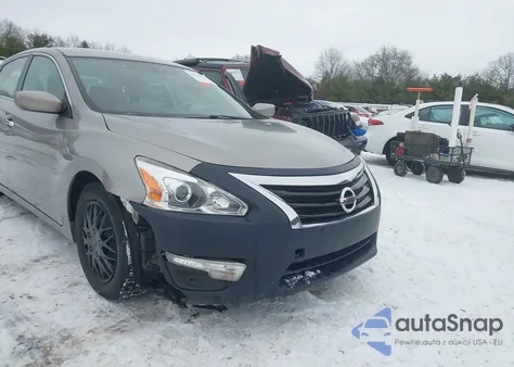 2015 Nissan Altima 2.5 S z USA, uszkodzony, nr VIN 1N4AL3AP1FC114868